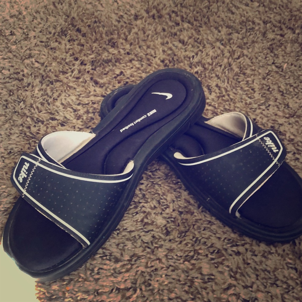 Nike slides